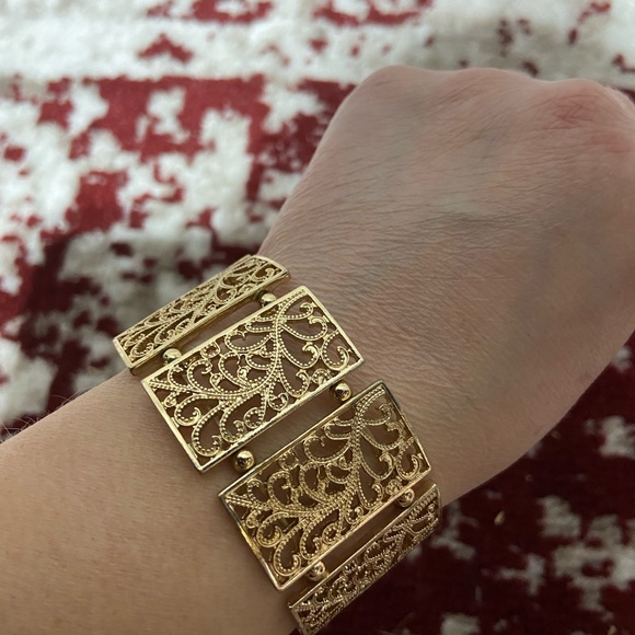 Gold Tone, Filigree, Panel Bracelet. Stretchy - Picture 1 of 4